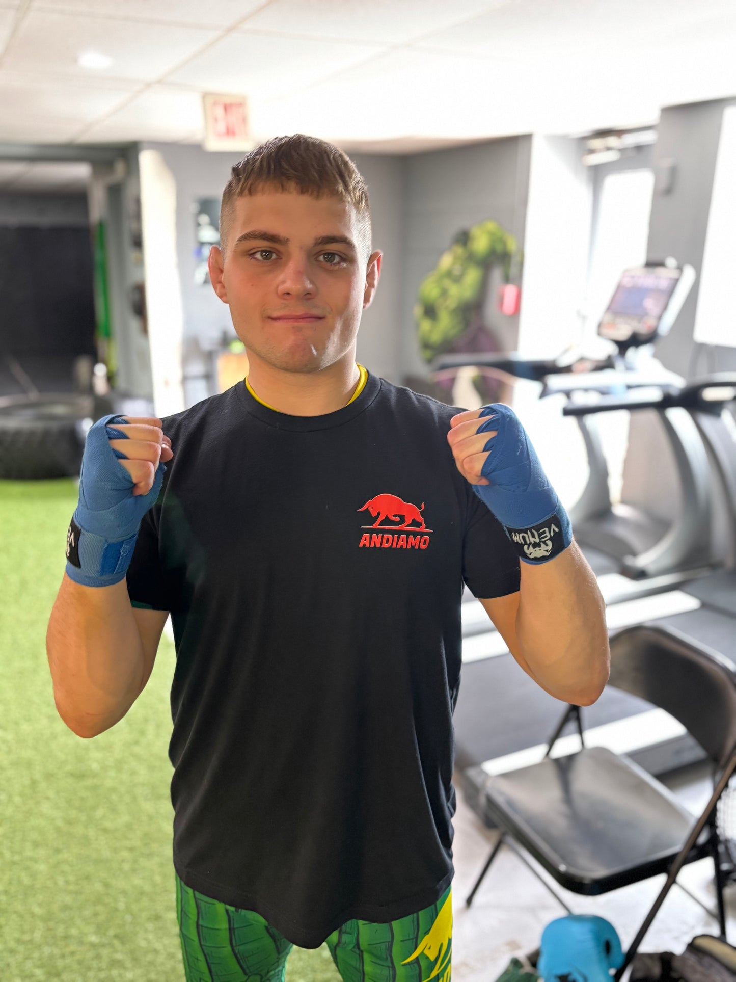 ANDIAMO BASICS (red logo) T-shirt